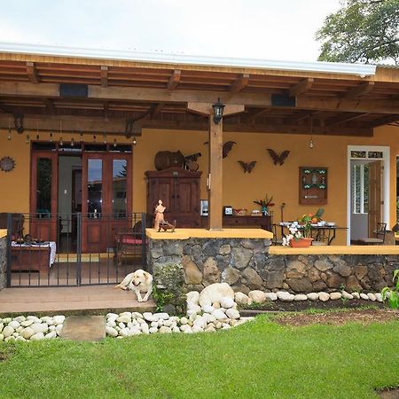 알라후엘라 Airport Rio Segundo Studio B&B 외부 사진
